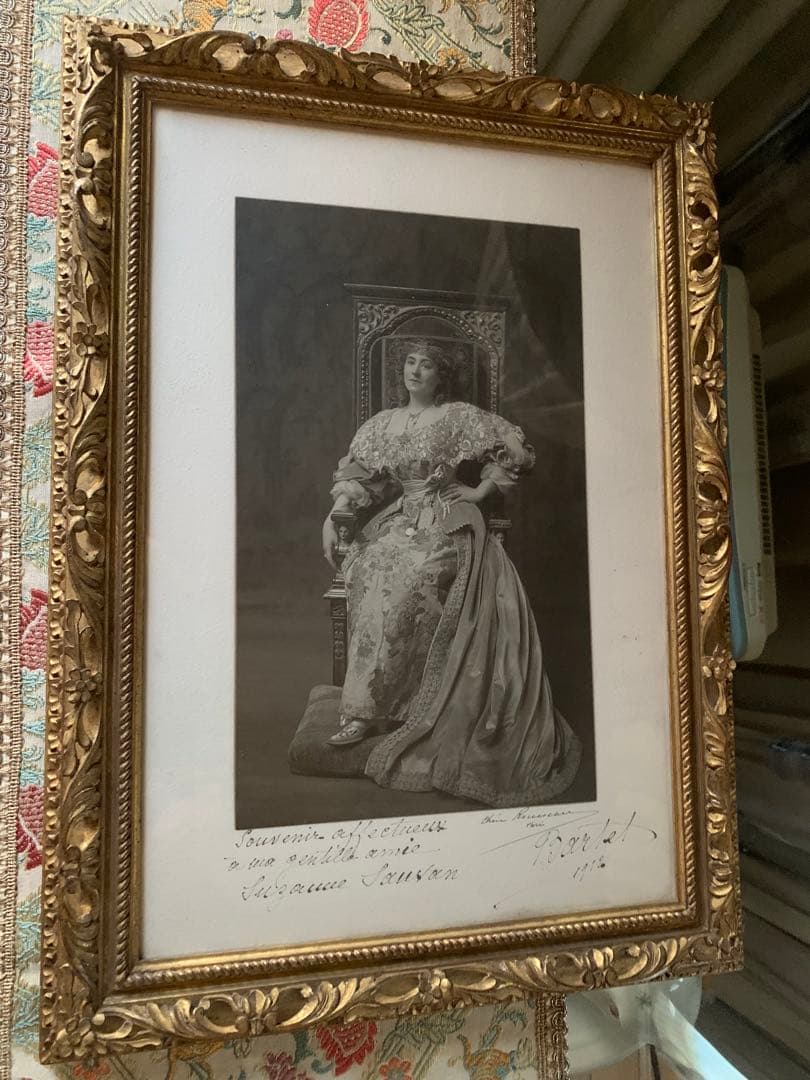 フランスアンティーク　1911年ジュリア・バルテ写真サイン入り豪華額装2点セット