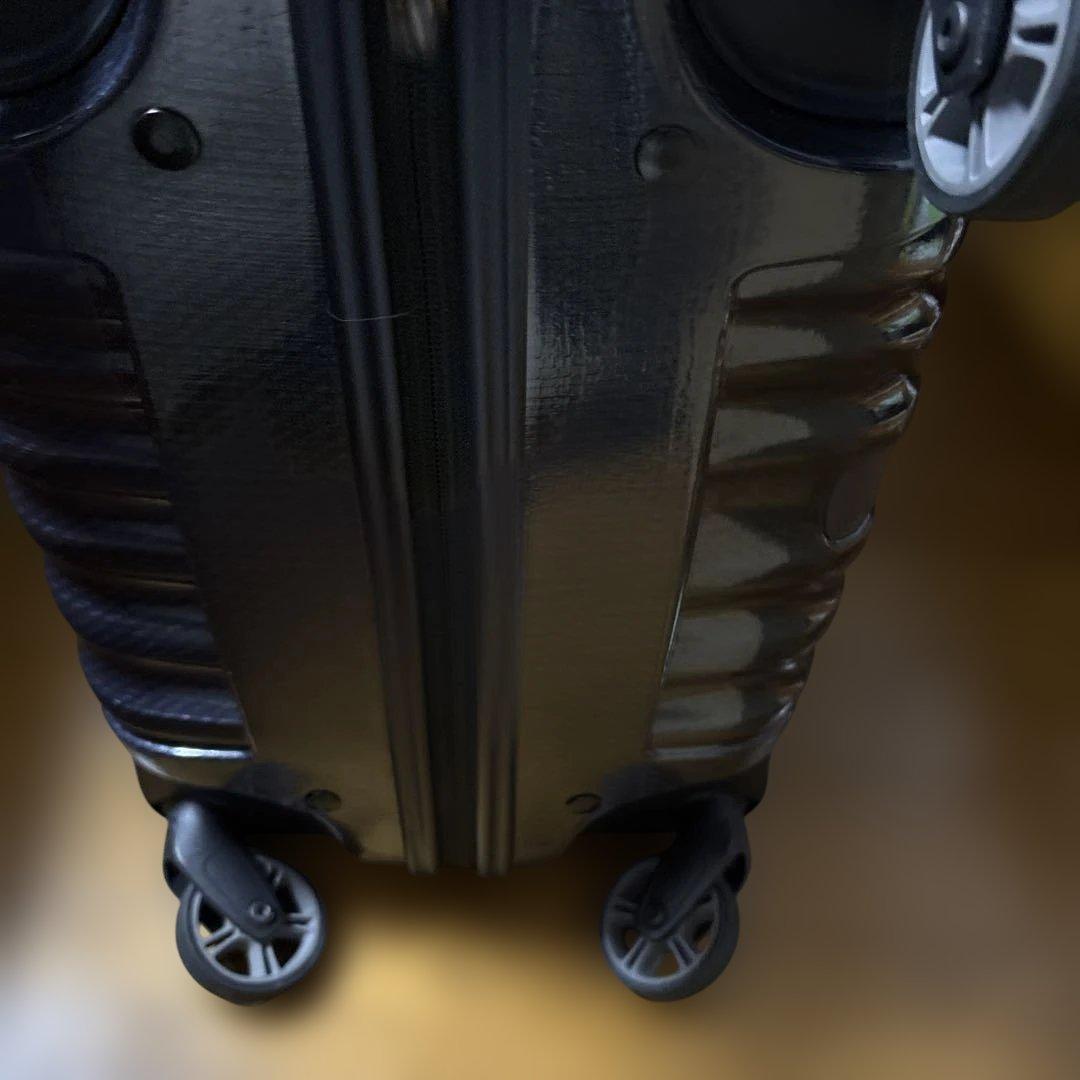 軽量サムソナイトキャリーケース美品68リットル