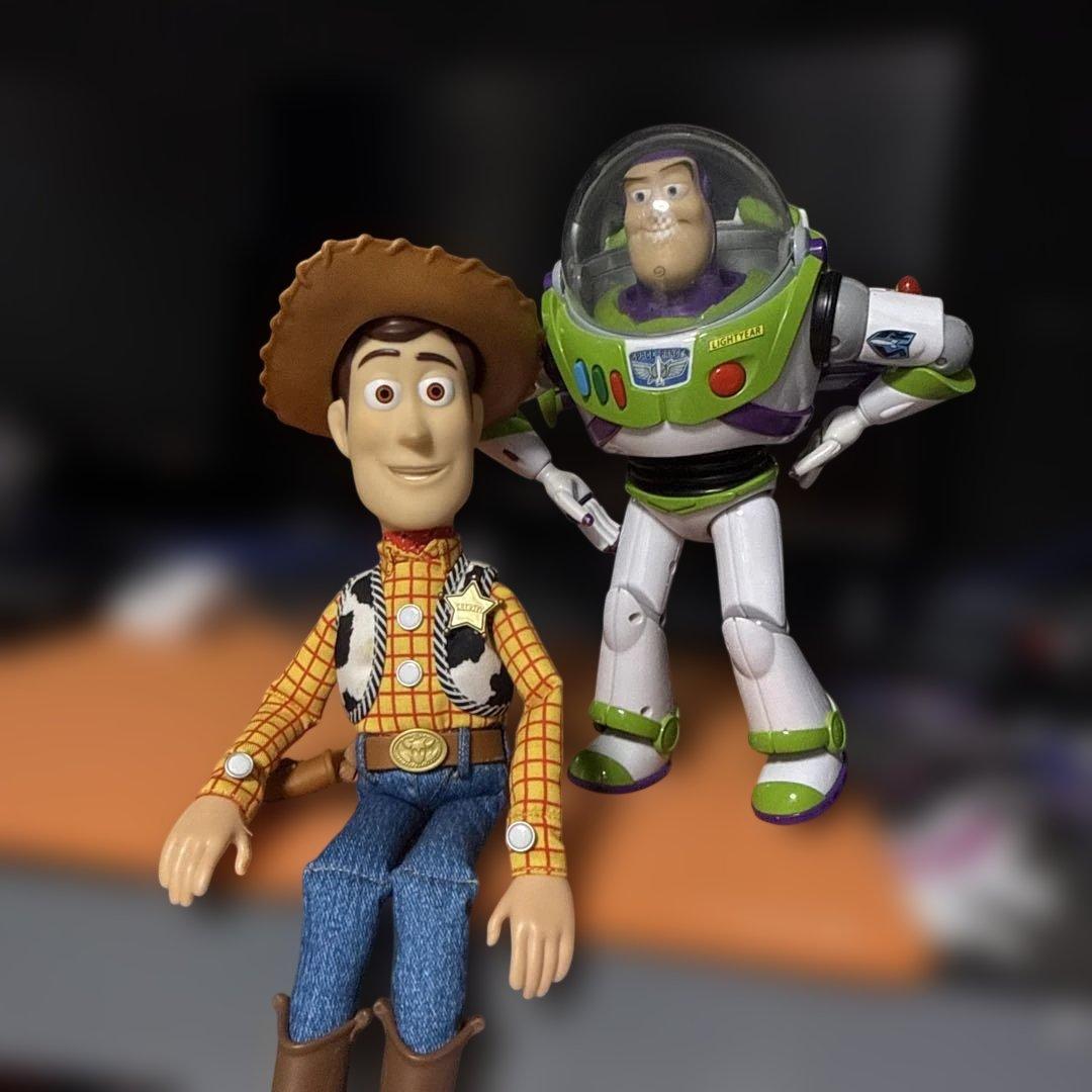 トイストーリー バズとカウボーイウッディーフィギュア