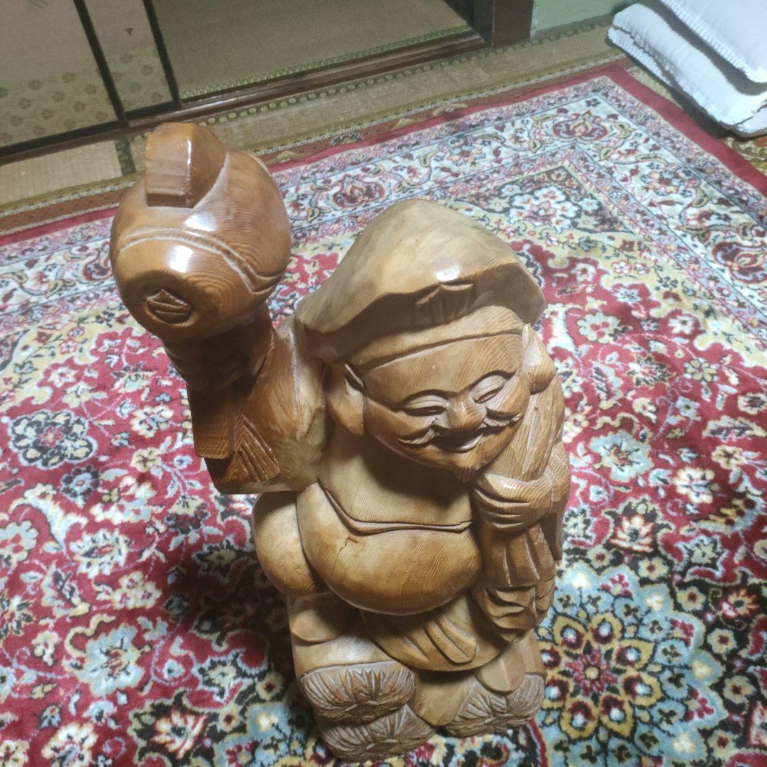 一刀彫の布袋の置物