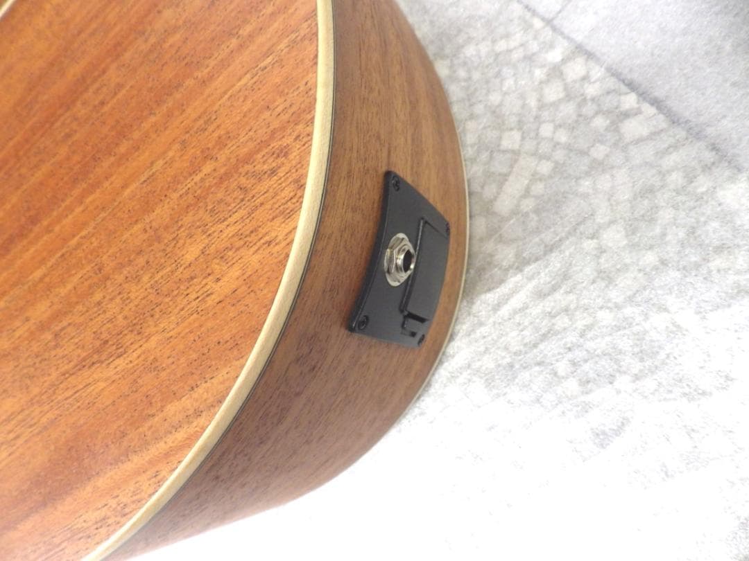 弦高低め シトカスプルース単板　Bromo　エレアコギター BAT2CE