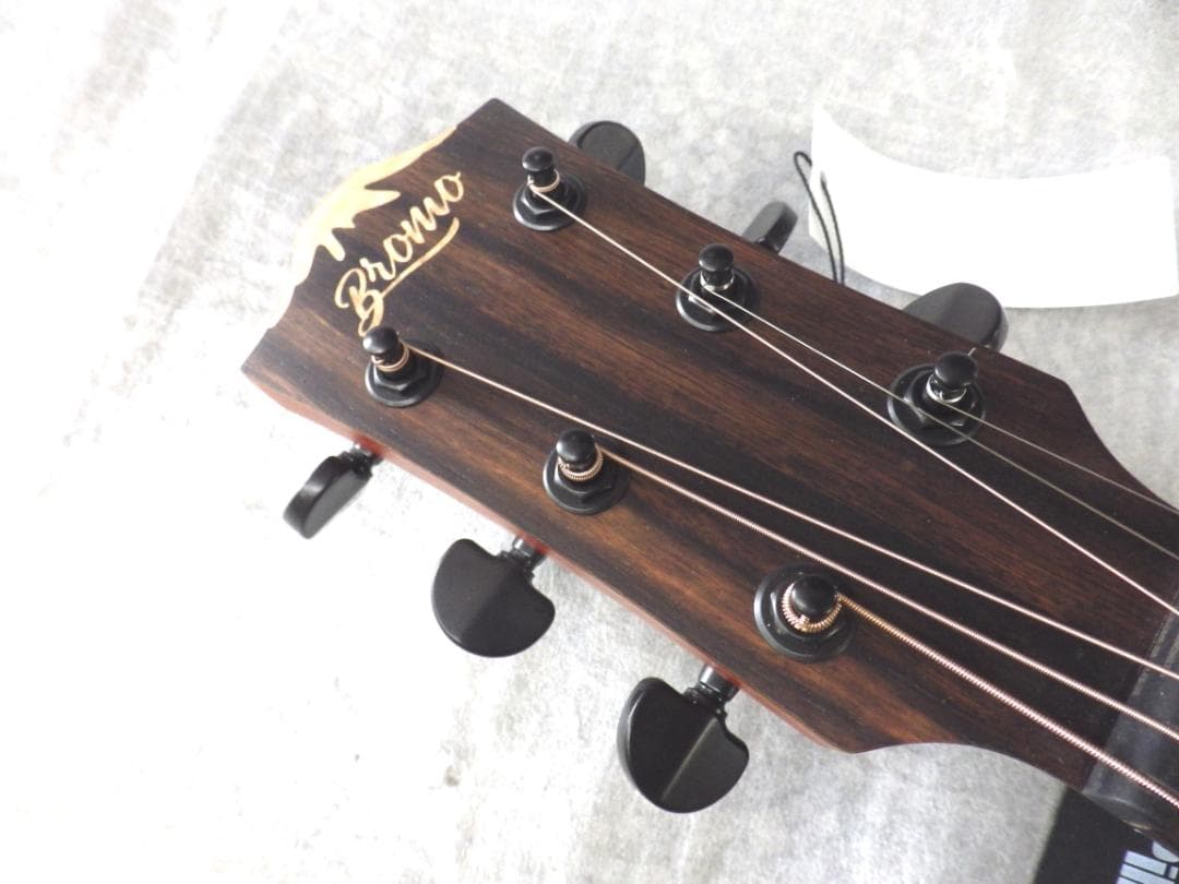 弦高低め シトカスプルース単板　Bromo　エレアコギター BAT2CE