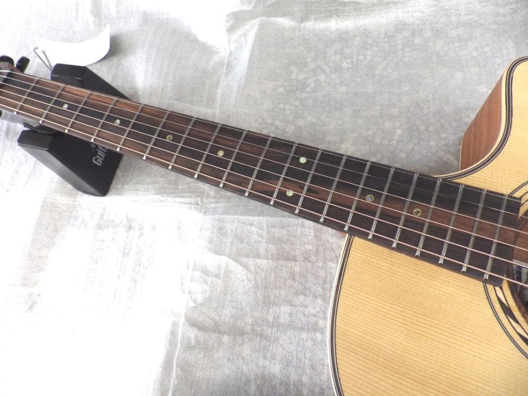 弦高低め シトカスプルース単板　Bromo　エレアコギター BAT2CE