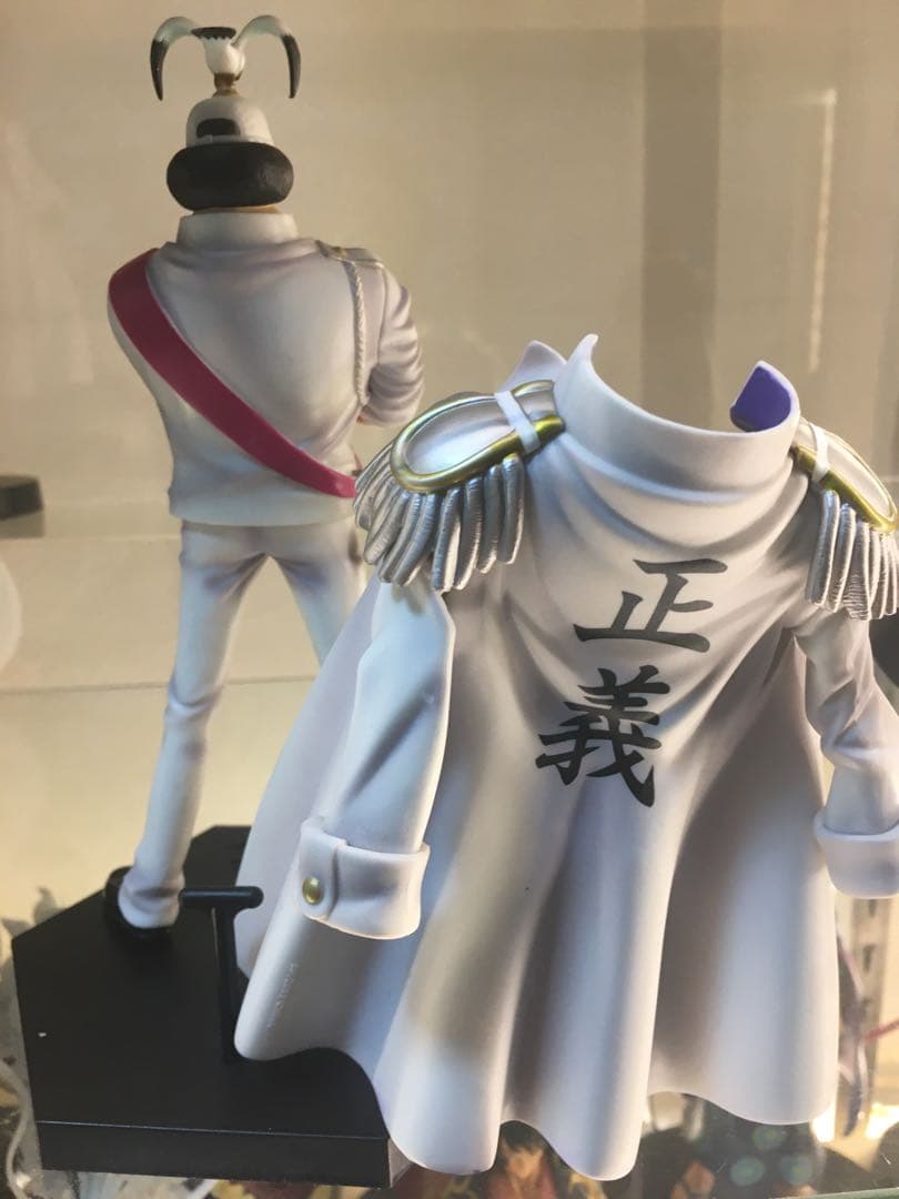 ワンピース　海軍フィギュア11体まとめ売り 黄猿、赤犬、緑牛、センゴク、ガープ他