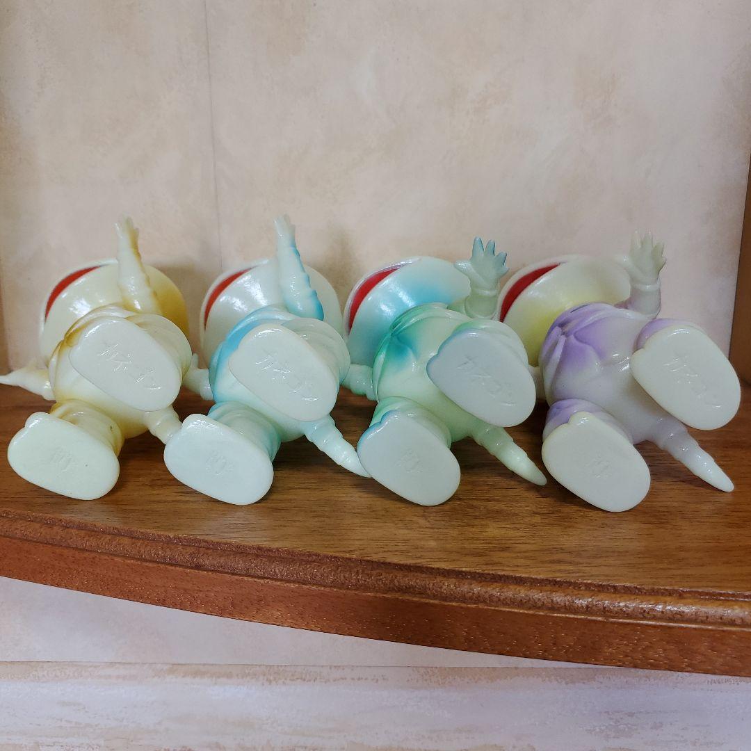 ブルマァク　ブルマァクの怪獣シリーズ　リトルカネゴン蓄光　4体セット