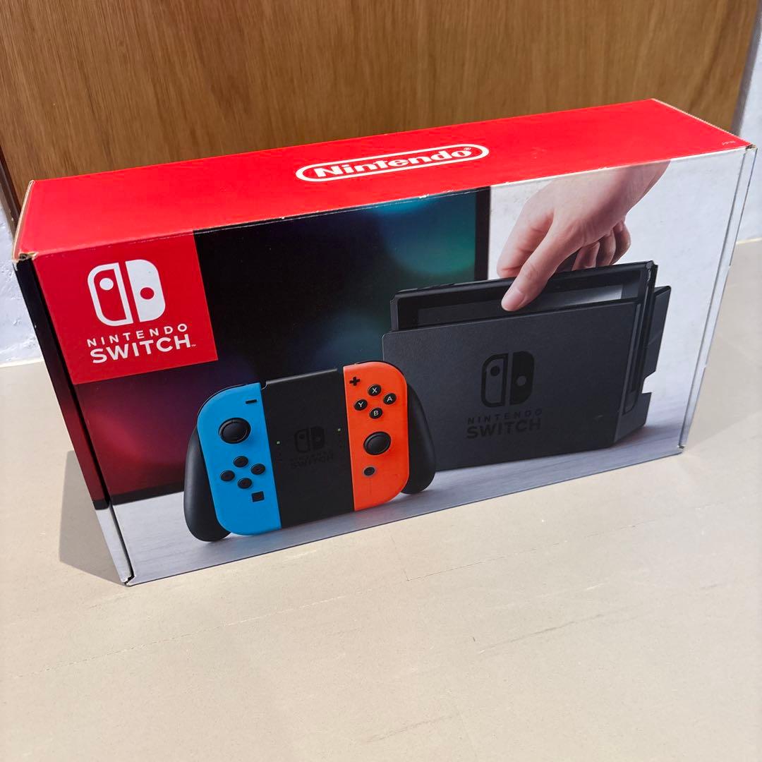 Nintendo Switch 本体セット　携帯ケース付