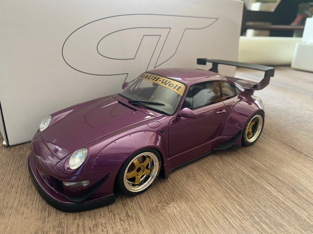 ポルシェ 911 GT2 1/18 スケールモデル 世界限定3000台