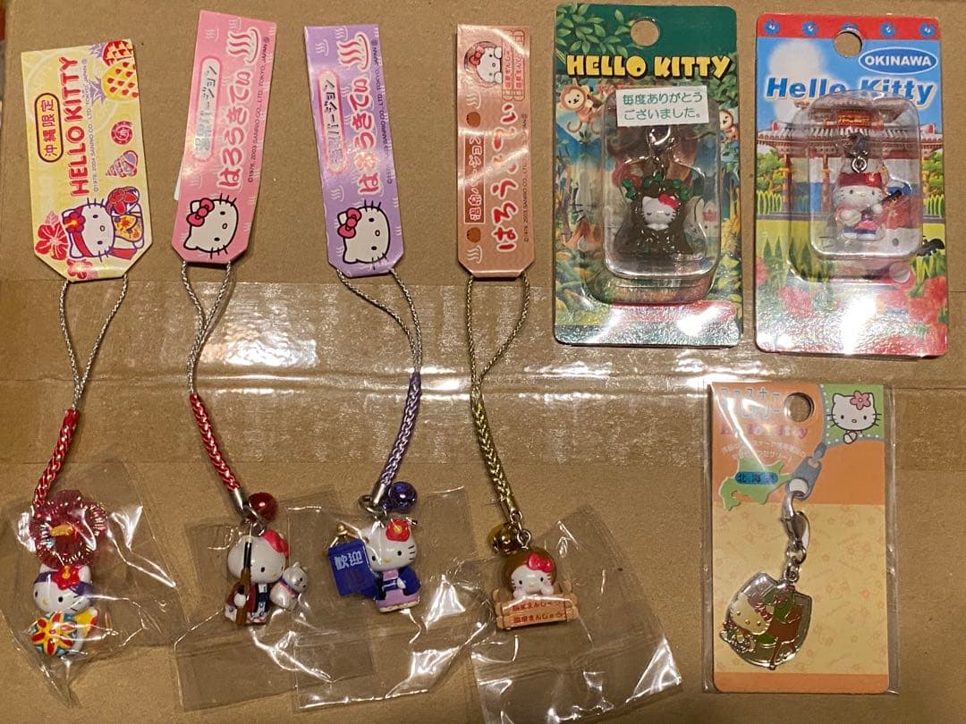 ご当地キティー　ストラップまとめ売り　37個