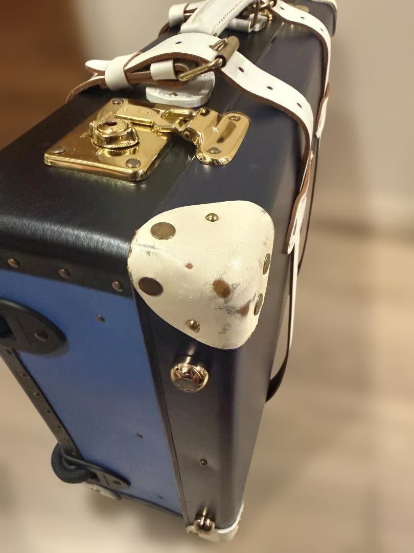 グローブトロッター　キャリーケース 　21インチ　サントリーニ限定モデル