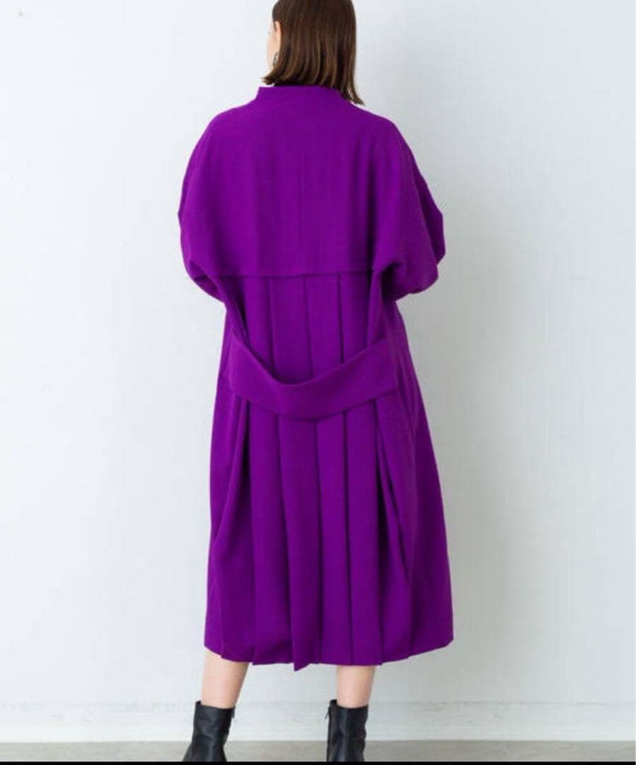 UN3D ノーカラー　プリーツ　フレア　ボタンレス　Aライン　ロングコート