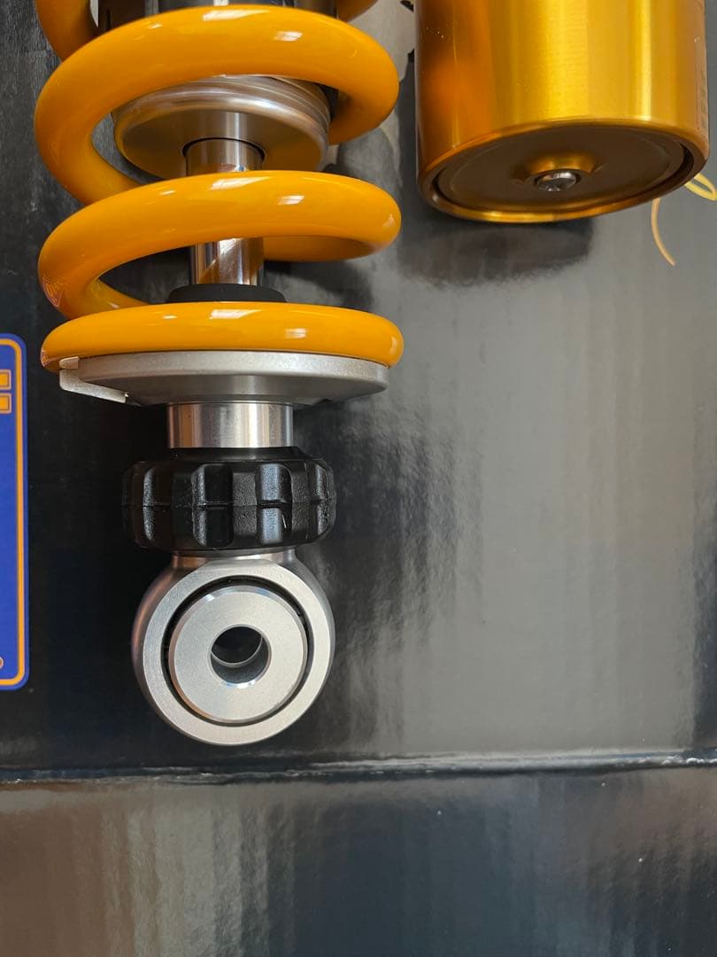 Öhlins サスペンション HO 424