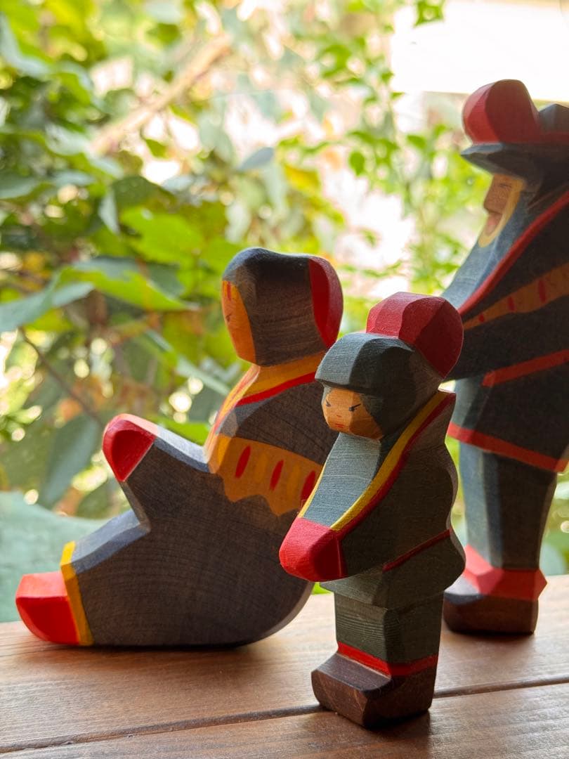 オストハイマー　サーミの子ども　ドイツ　木のおもちゃ