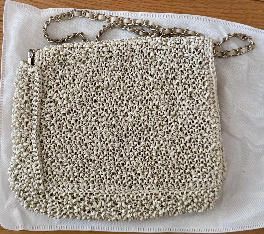 アンテプリマ グラッフェッタ チェーンバッグ　マットホワイト