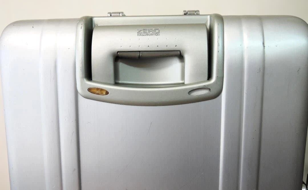 ZERO HALLIBURTON 大容量スーツケース 2輪