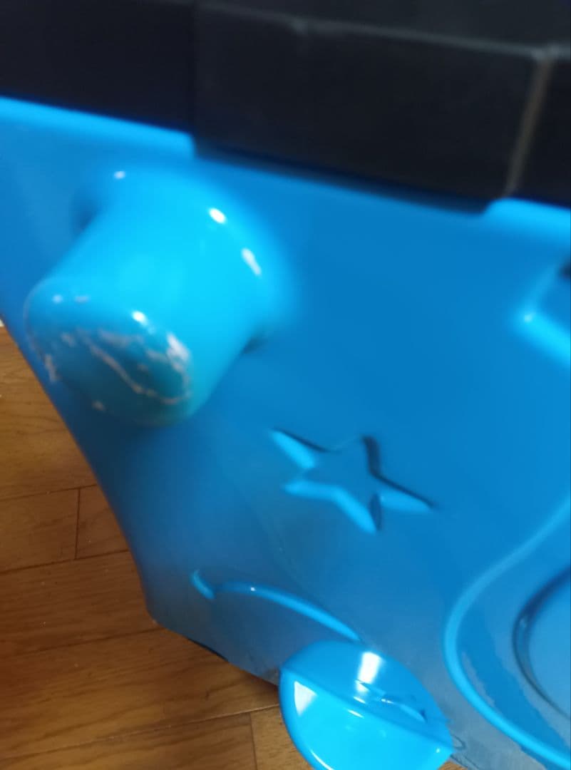 子供が乗れるキャリーケース