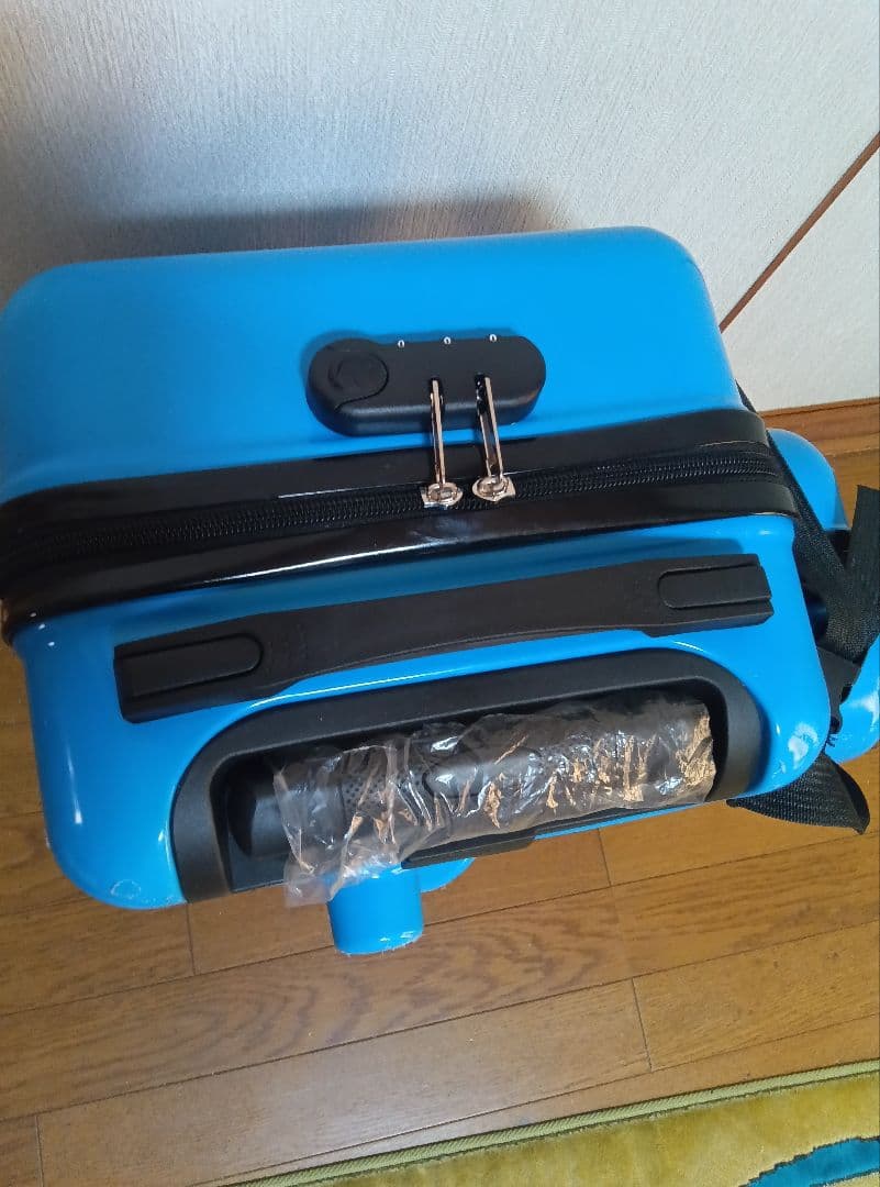 子供が乗れるキャリーケース