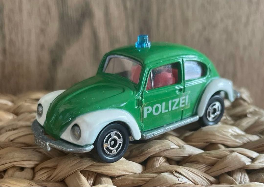 〈トミカ〉青箱 F70 フォルクスワーゲン ポリスカー ドイツ緑 (日本製)