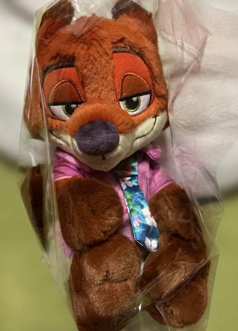 ディズニー　ズートピア　ニック　ペンケースとぬいぐるみバッチ２点