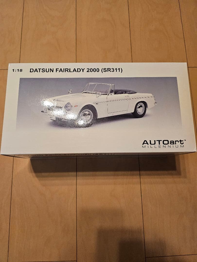 未展示品 オートアート 1/18 ダットサン フェアレディ 2000 SR311