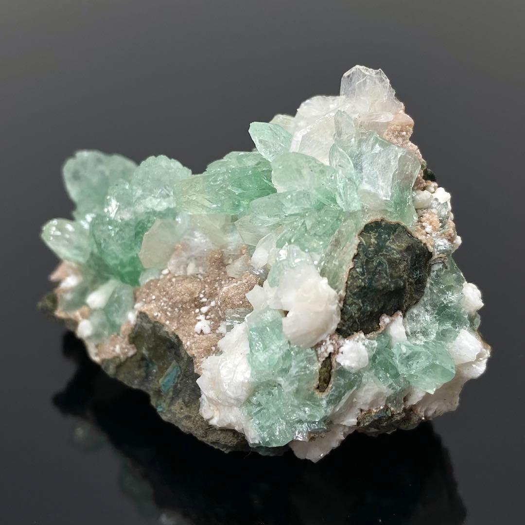 グリーンアポフィライト　スティルバイト　魚眼石　鉱物標本　原石　天然石　ストーン