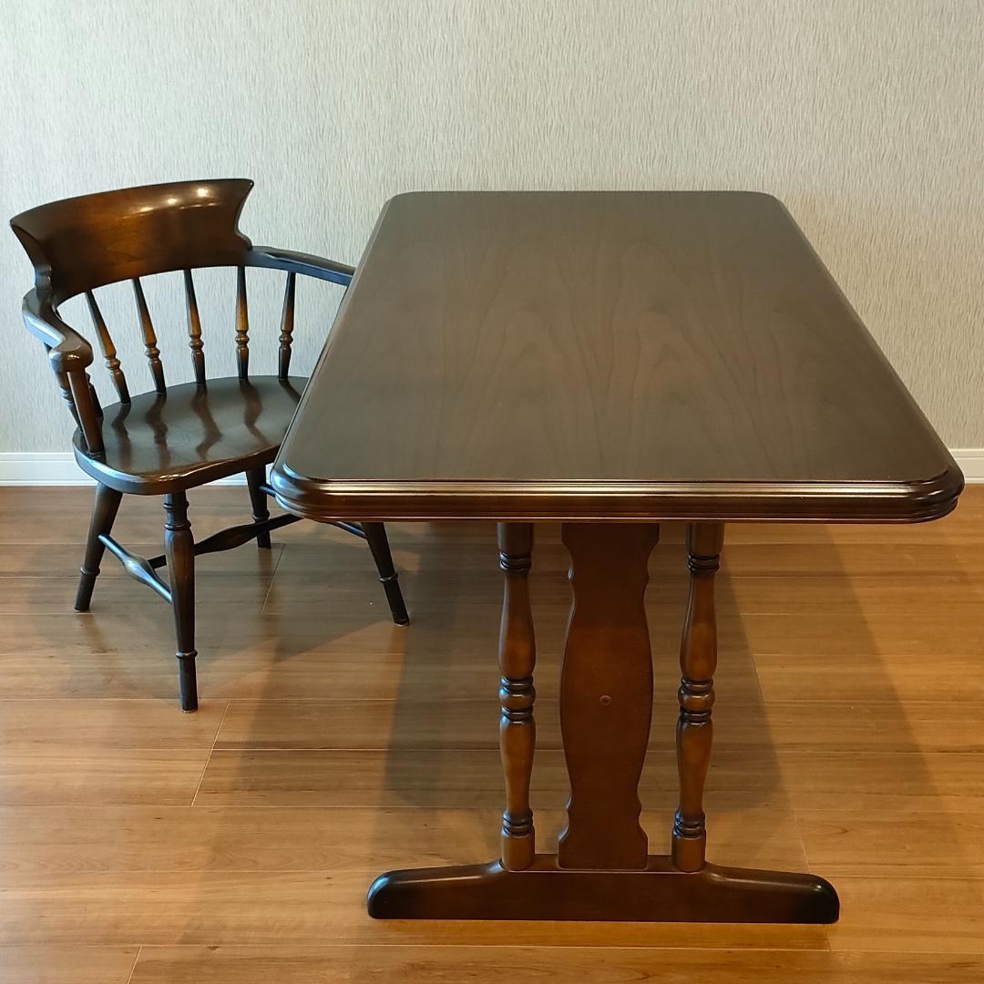 〈美品〉カリモク　コロニアル　ダイニングテーブル　天然木　ろくろ