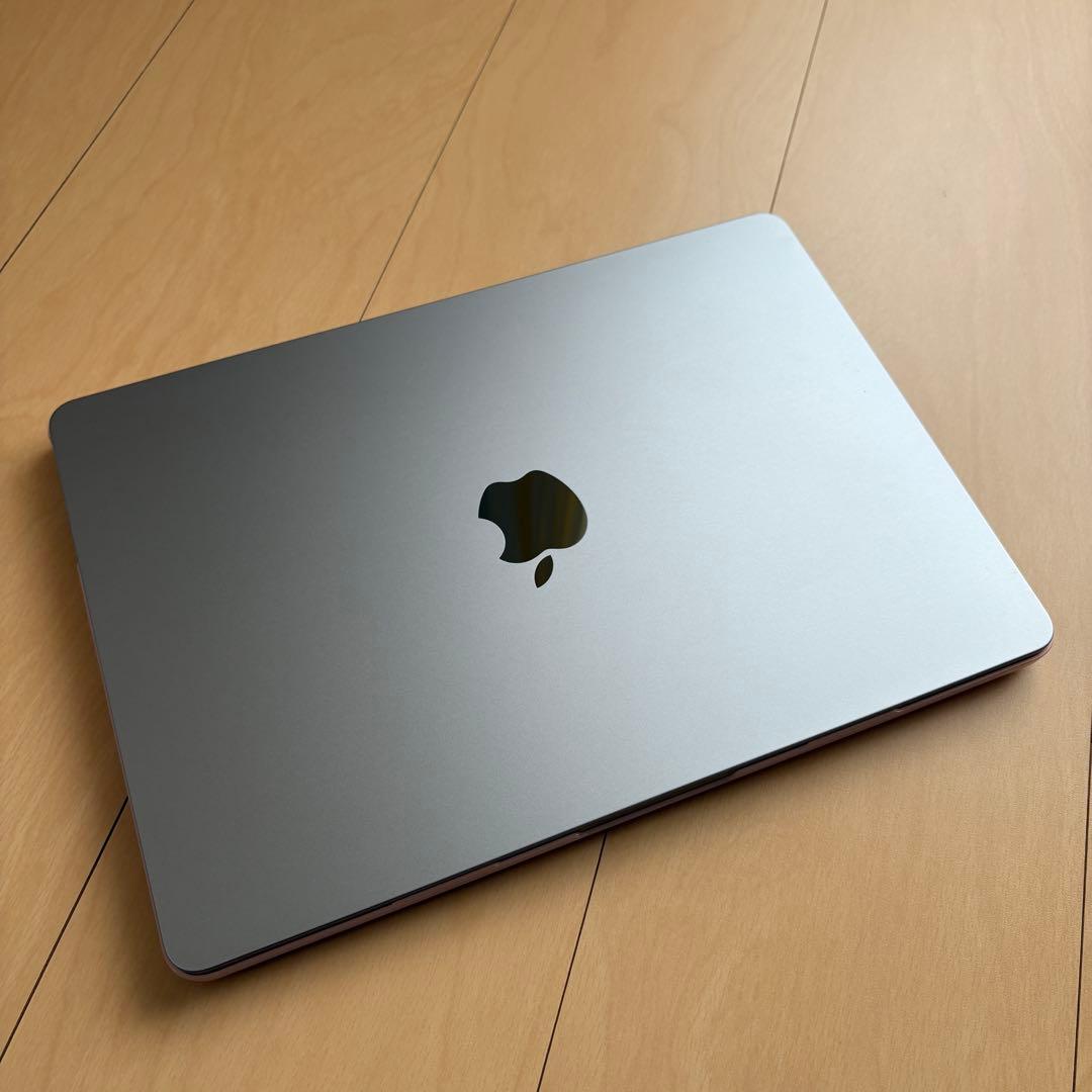 【美品】Apple MacBook Air M2チップ256GB　スペースグレイ