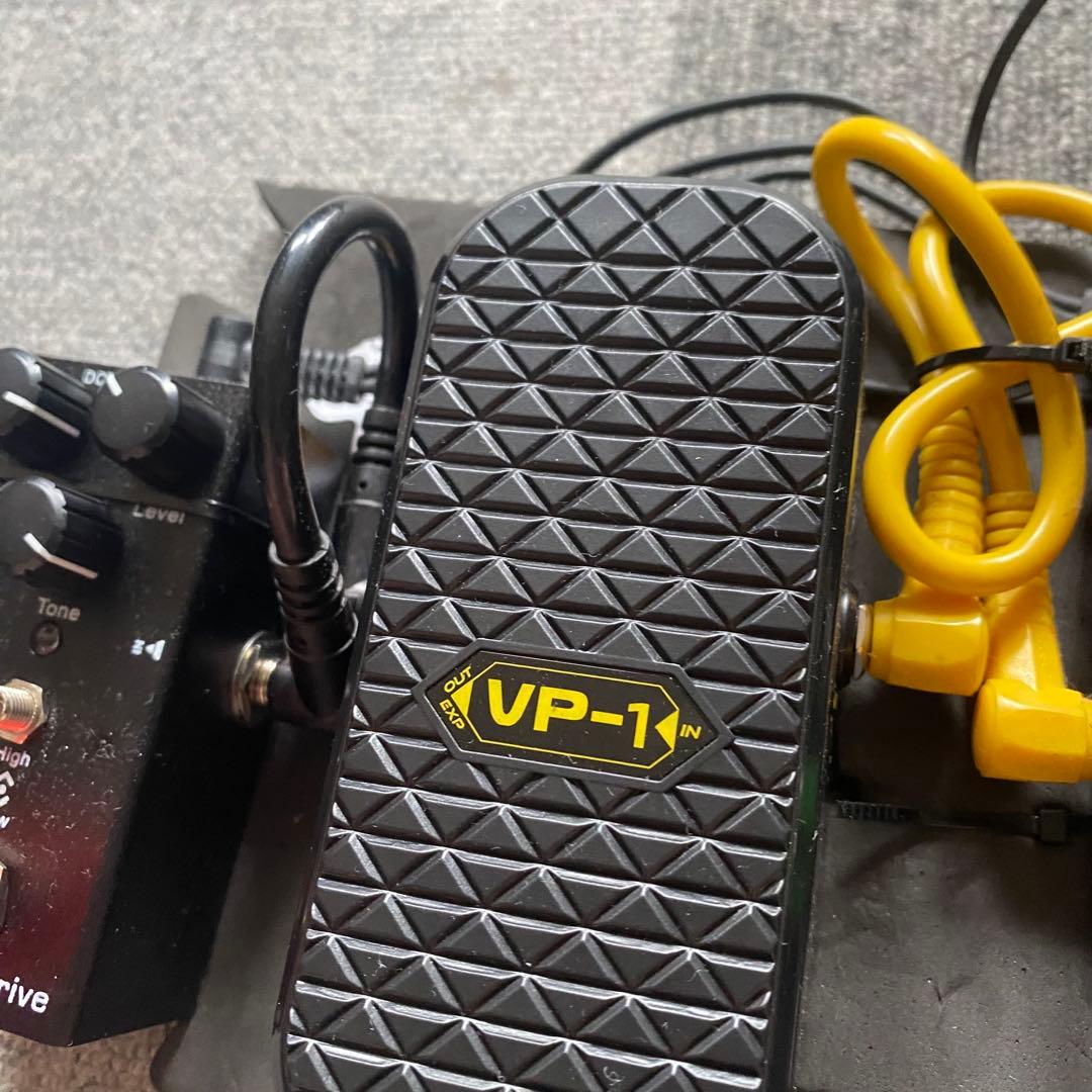 コンパクトエフェクターボード。ボリュームペダル 歪み チューナー ワウ