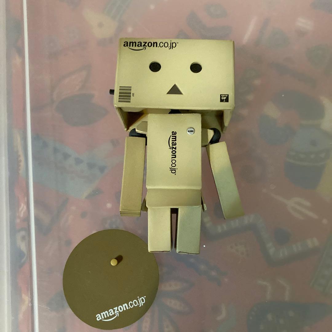 Amazon フィギュア　段ボール　プラ