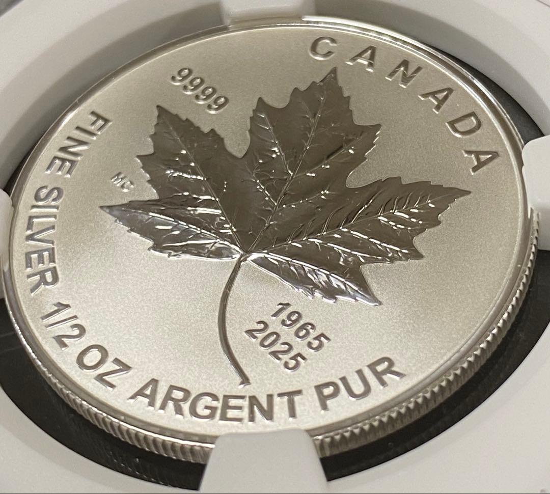 ☆ヤングファン必見☆最新2025年カナダ メイプルリーフ４ドル 1/2oz 銀貨