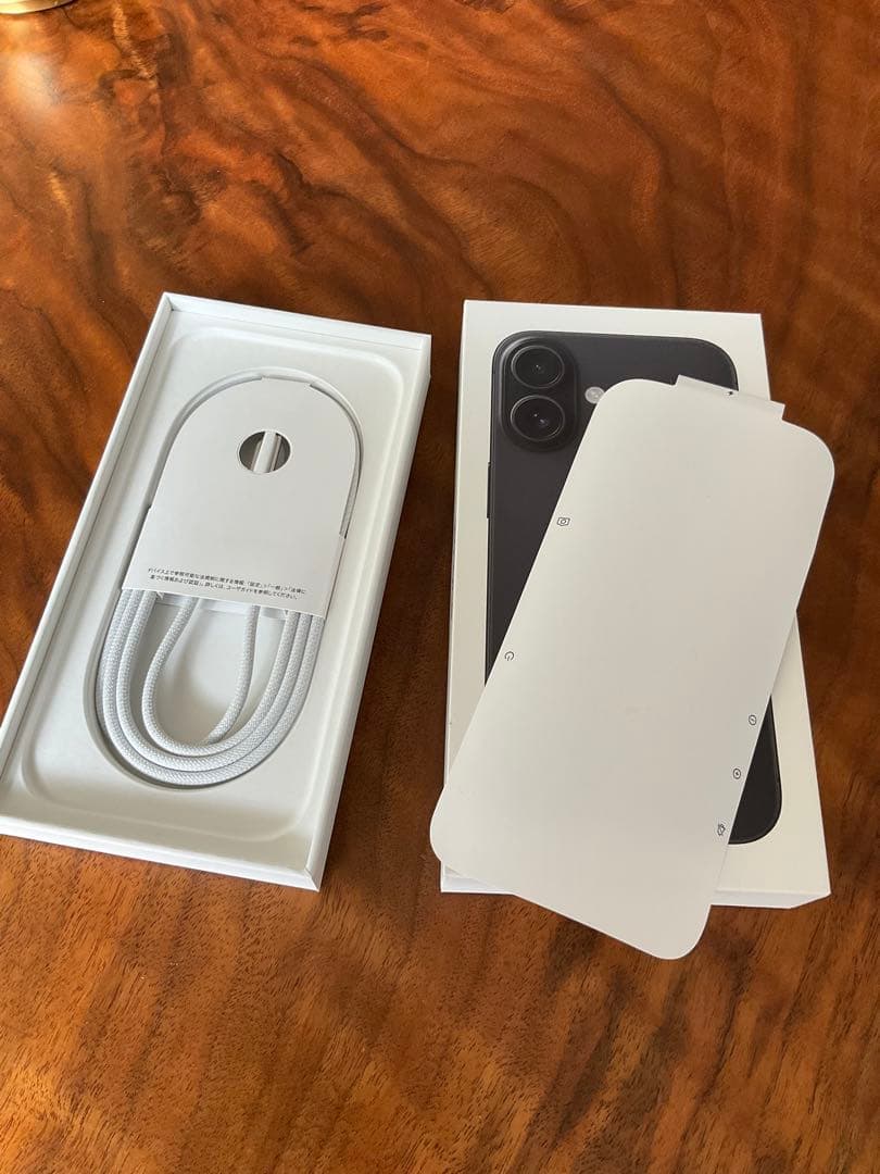 iPhone16 128GB BLACK 純正ケース付き 傷あり