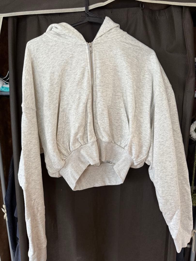 岩田剛典GOLD ONLY KNOWS CROPPED SWEAT HOODIE