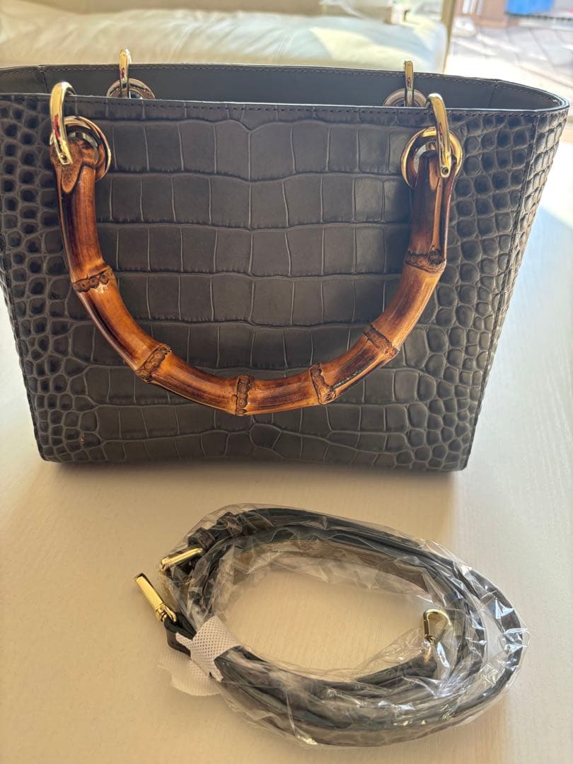 クロコダイル風 牛革バッグ