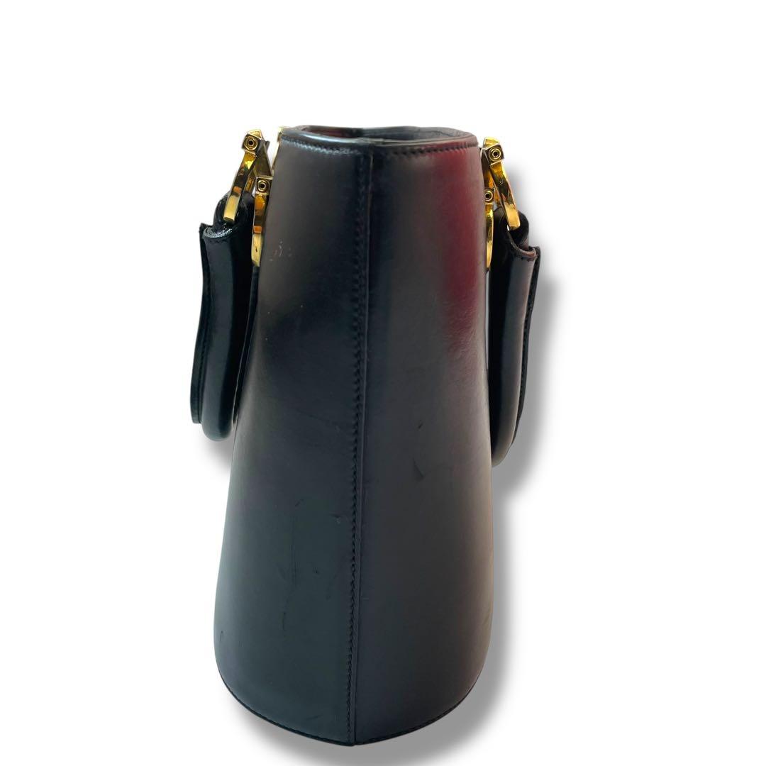 【美品】サルヴァトーレフェラガモ　ハンドバッグ　2way ガンチーニ　レザー　黒