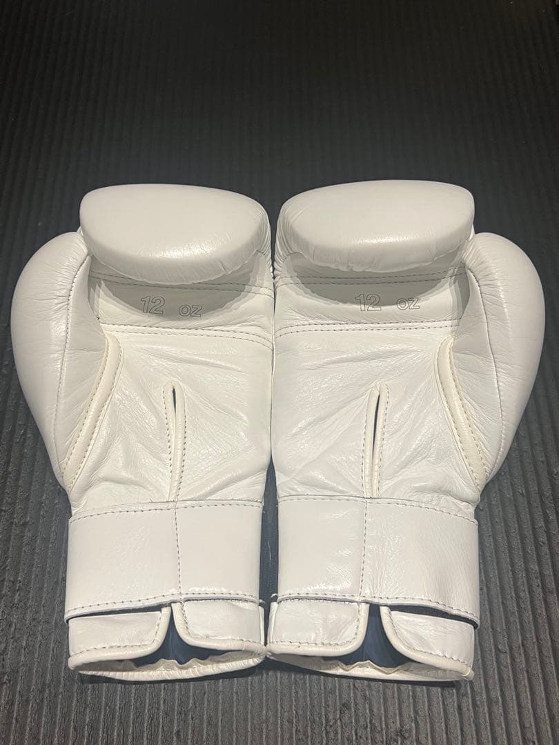 Winning ボクシンググローブ 12oz ホワイト モデル：MS-400B