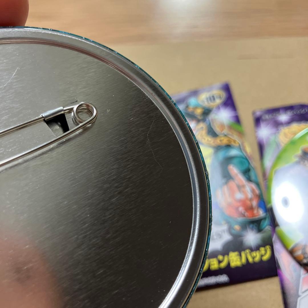 【あおあか】ジョジョ展　缶バッチ　ジョニィ＋全員集合