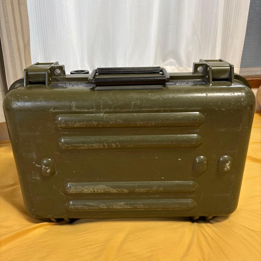 米軍放出品　ハードケースAN/PVS−7Bナイトビジョンゴーグル