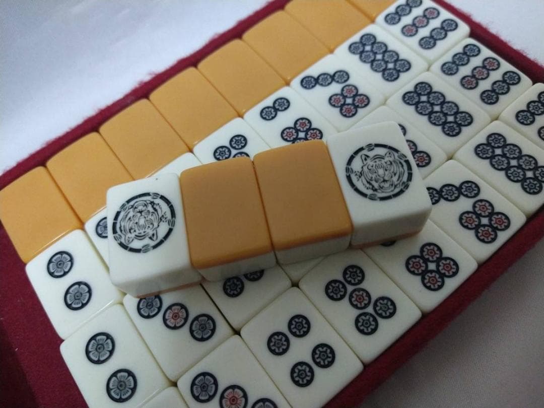 洗濯したのでピカピカ綺麗　麻雀牌　虎牌　雀鬼