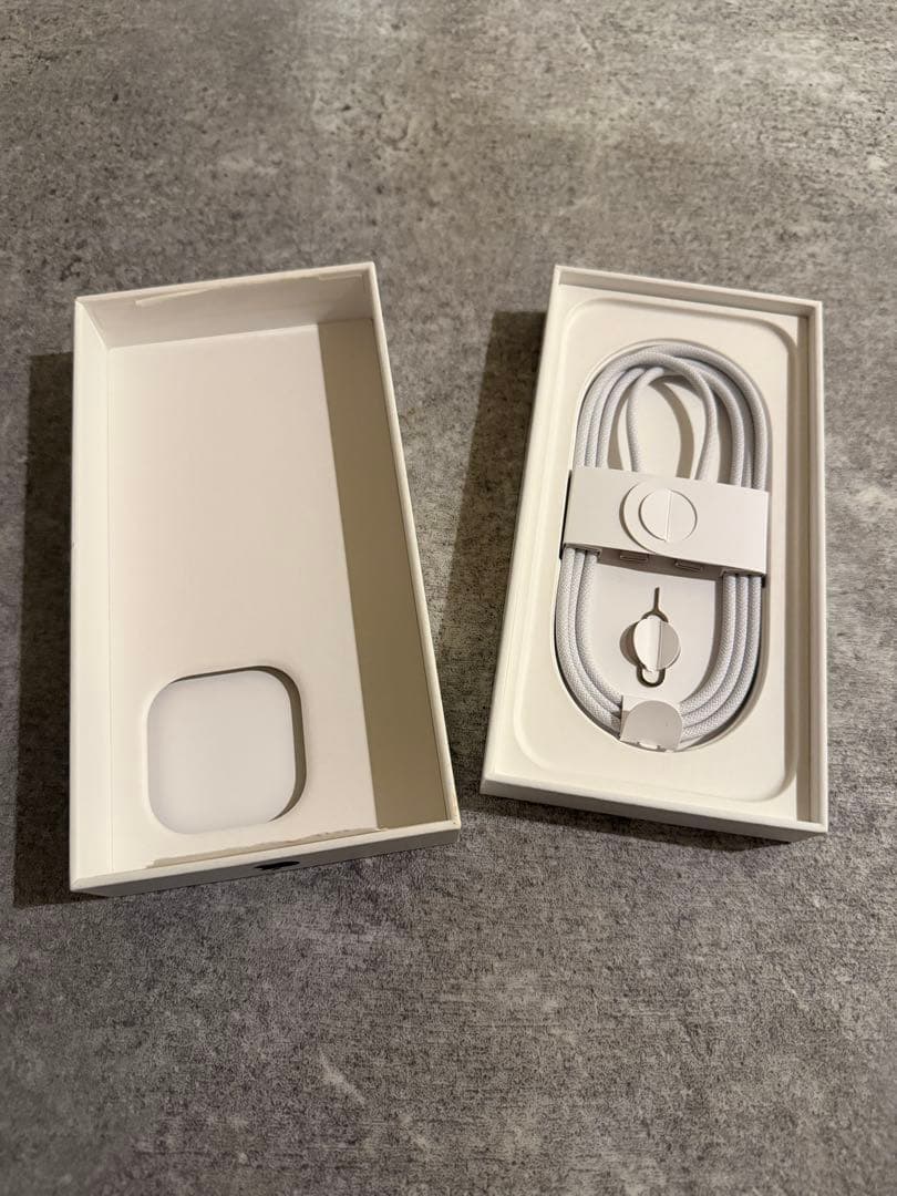 iPhone16pro ブラック 256g simフリー 1年未満 美品