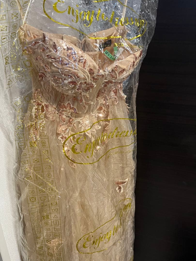 sugar オフショルダーベージュドレス