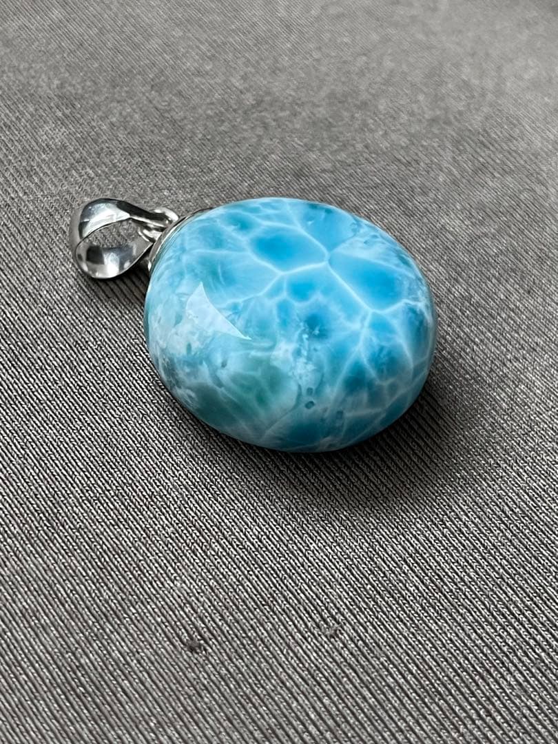 天然石ラリマー☆高品質！まる型ペンダントトップ☆レアな丸型＆両面違う模様が素敵！