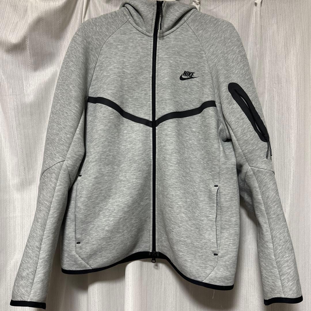 Nike テックフリース　Lサイズ　グレー