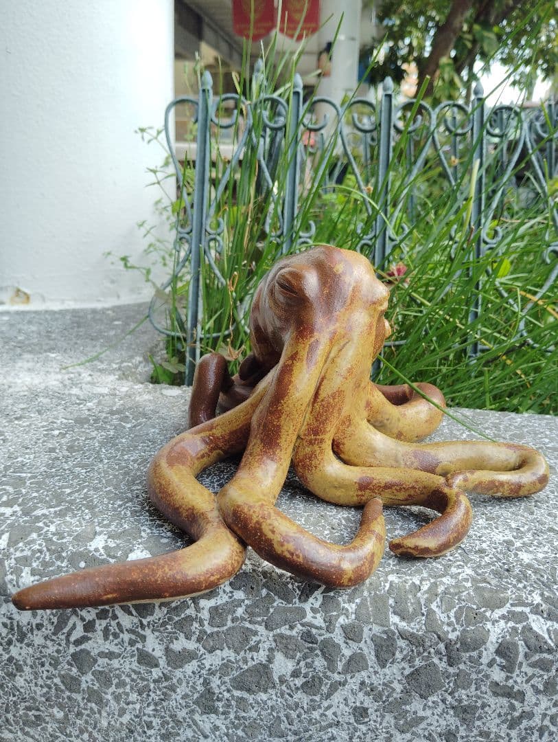 陶器製タコの置物