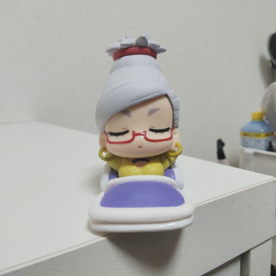 ミニチュアフィギュア 白紫