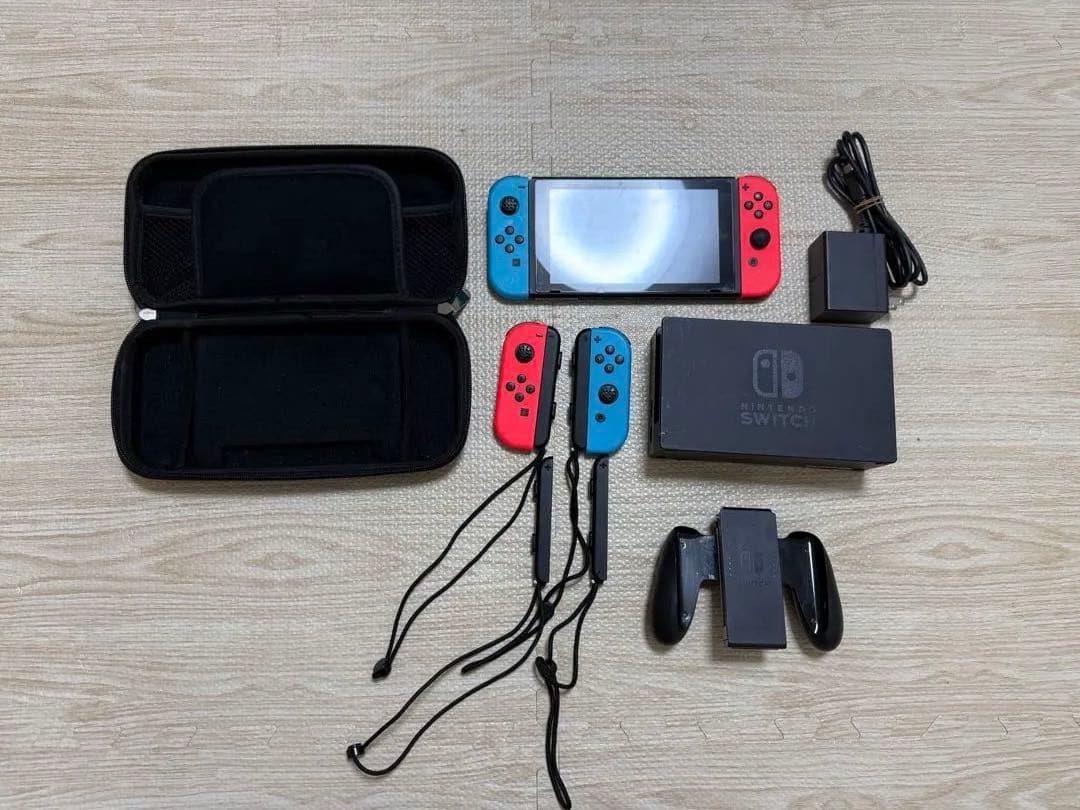 Nintendo Switch 本体 赤・青 Joy-Con 付属品あり