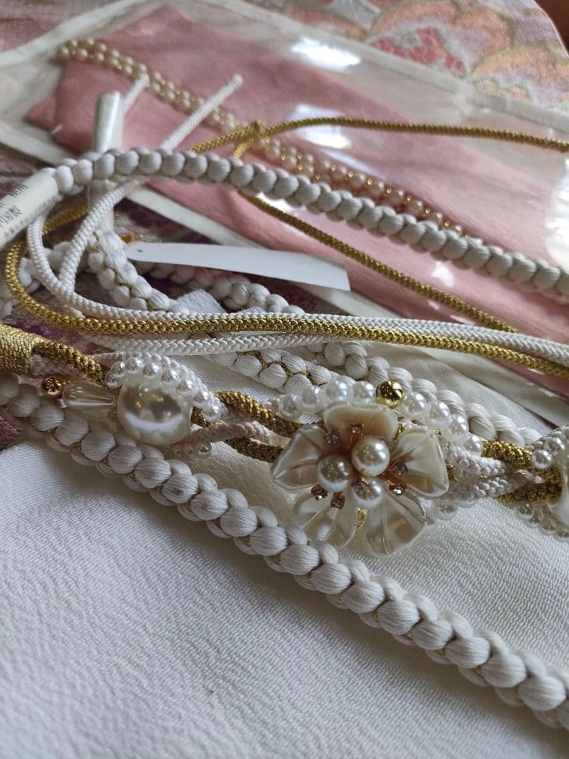 美品　振袖　白×ピンク　辻が花　　花芯絞り　銀通し