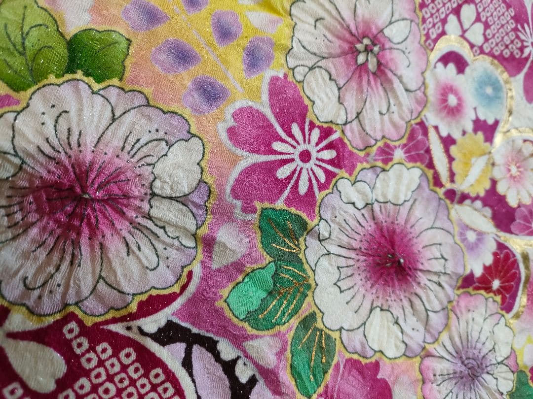 美品　振袖　白×ピンク　辻が花　　花芯絞り　銀通し