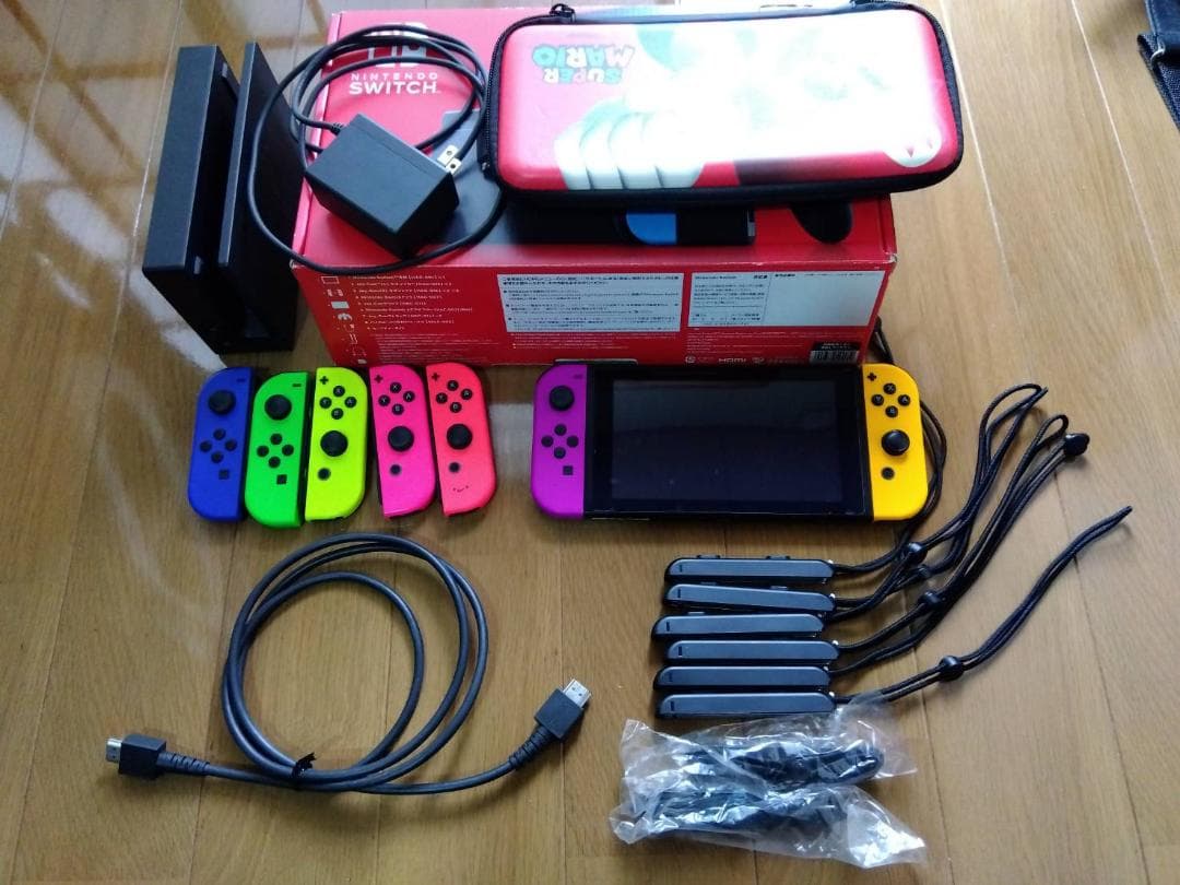スイッチ本体、ジョイコン7個、ケースや充電器、電源アダプターや部品などセット