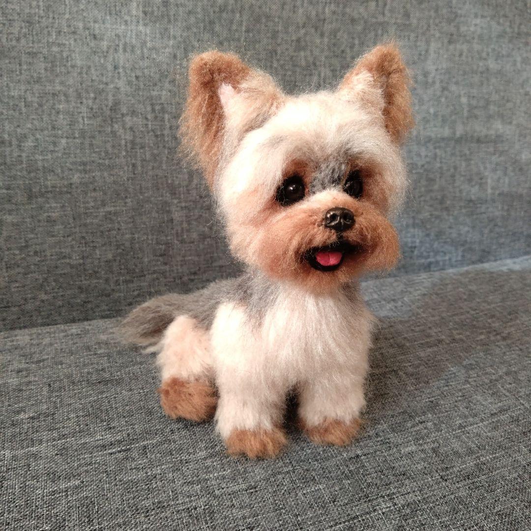 羊毛フェルト　ヨークシャーテリア　ハンドメイド　犬　ぬいぐるみ　置物