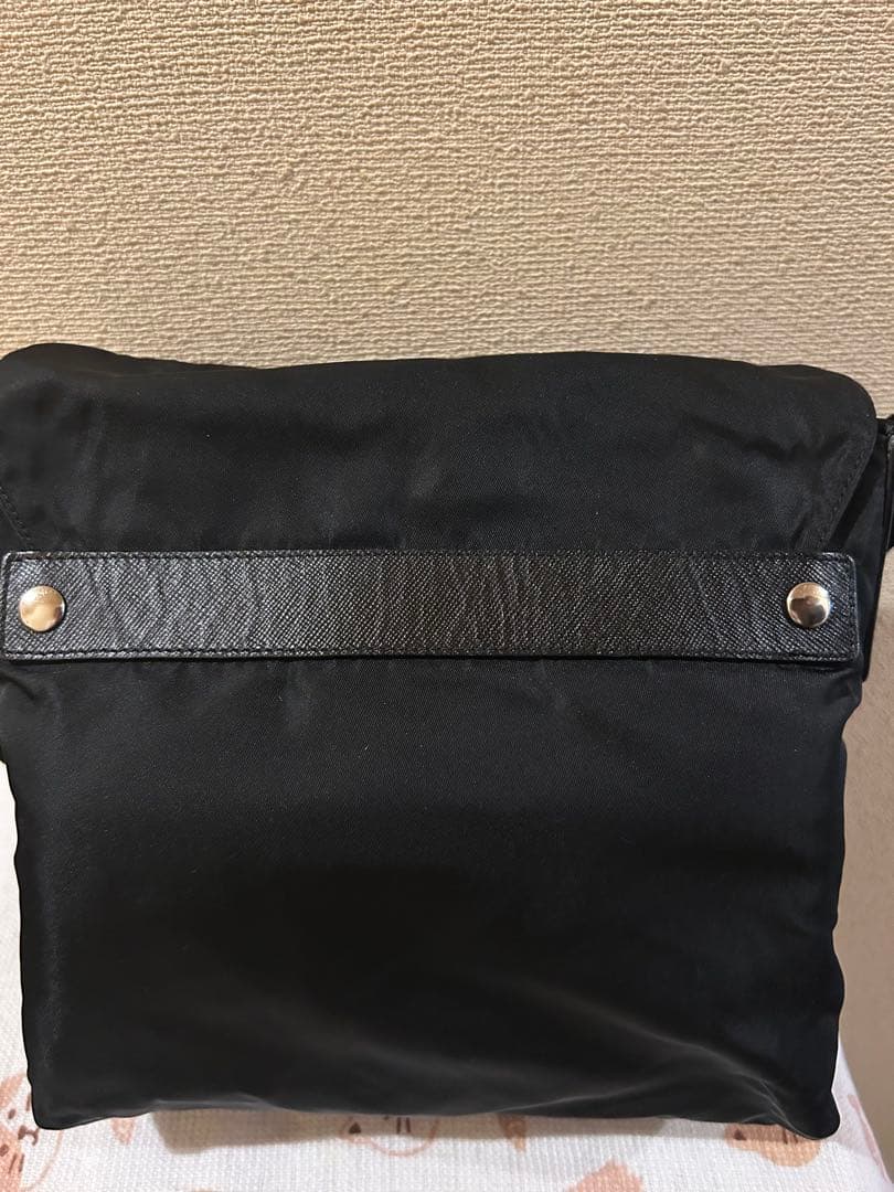 ホクランド　PRADA ブラック ショルダーバッグ