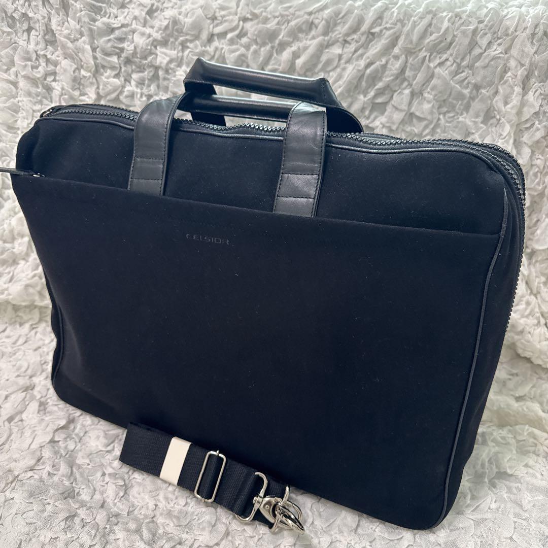 希少　トヨタ　セルシオ　大きめビジネスバッグ　ショルダーバッグ　スエード